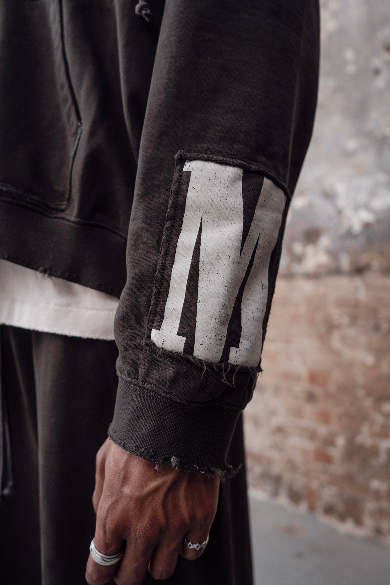 loh zip up
