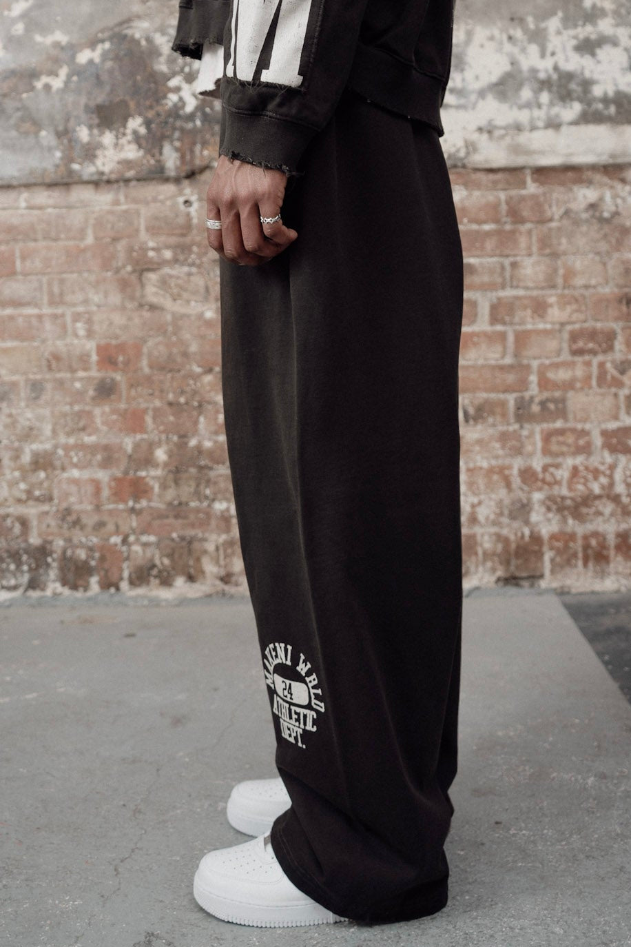 m-logo sweats